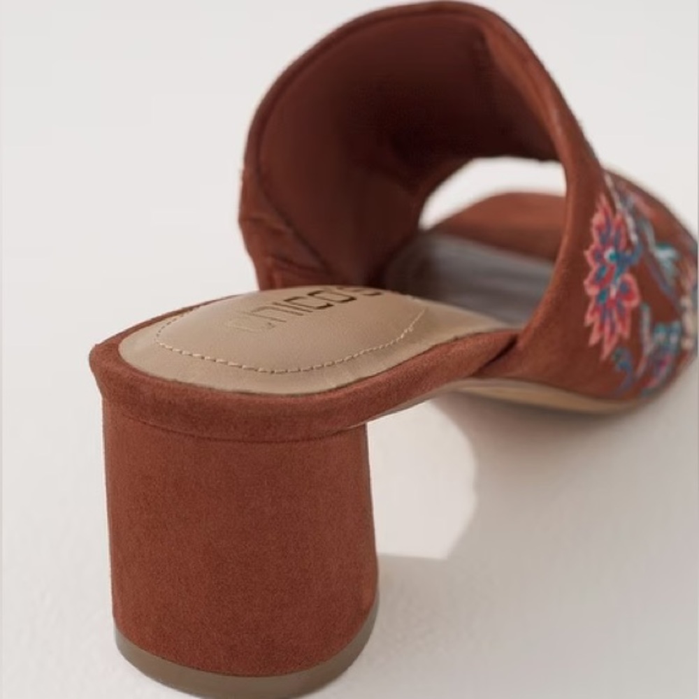 NIB Chico’s Floral Embroidered Suede Slides Size 9 - Picture 3 of 11
